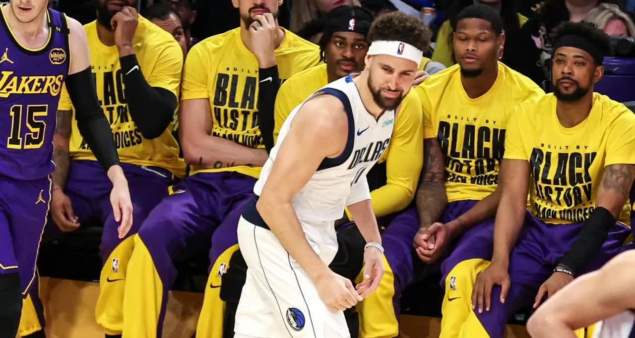 NG娱乐-莎拉波娃重要时刻出色防守，独行侠带队取胜！