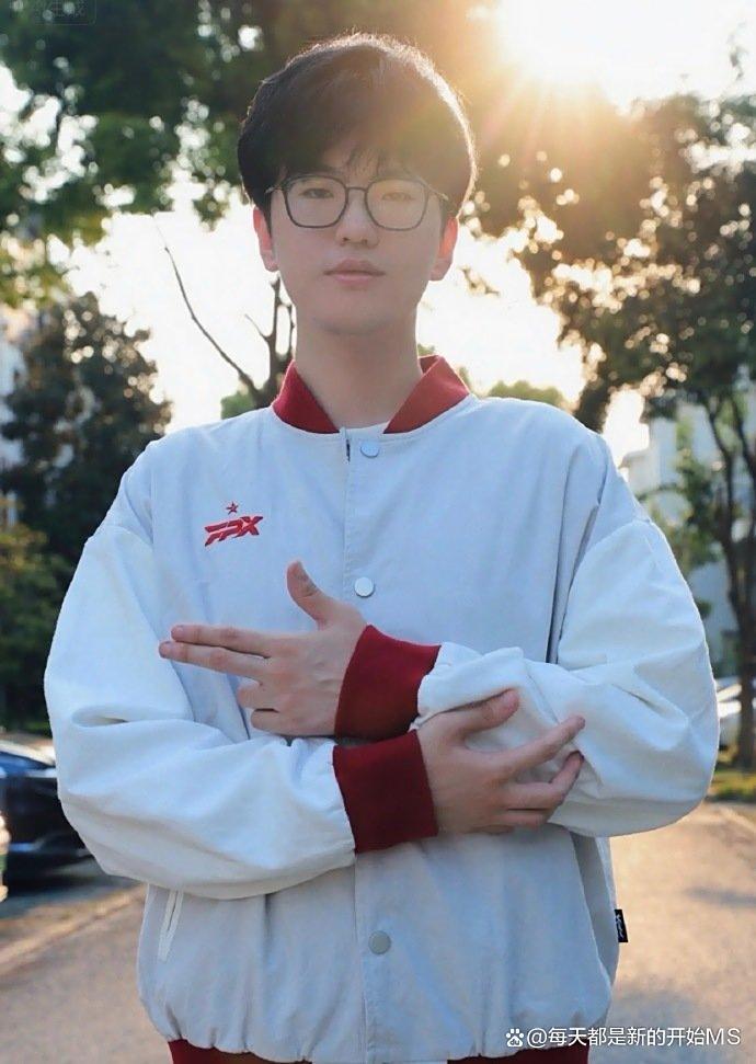 NG娱乐-包含Ming迎来二十赛季高光表现，FPX球迷沸腾！的词条